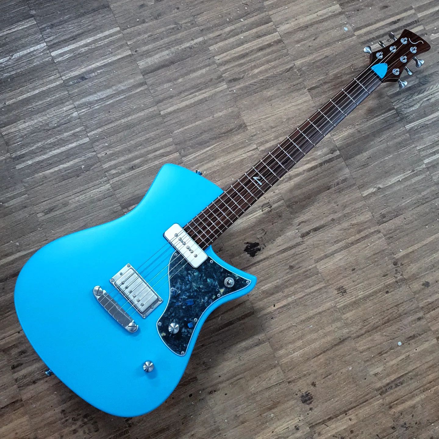 Laguz "The Junior" Custom Laguz "The Junior" Custom